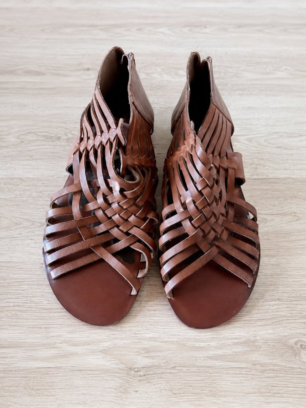 DV Dolce Vita Brown Woven Gladiator Sandals Size 8